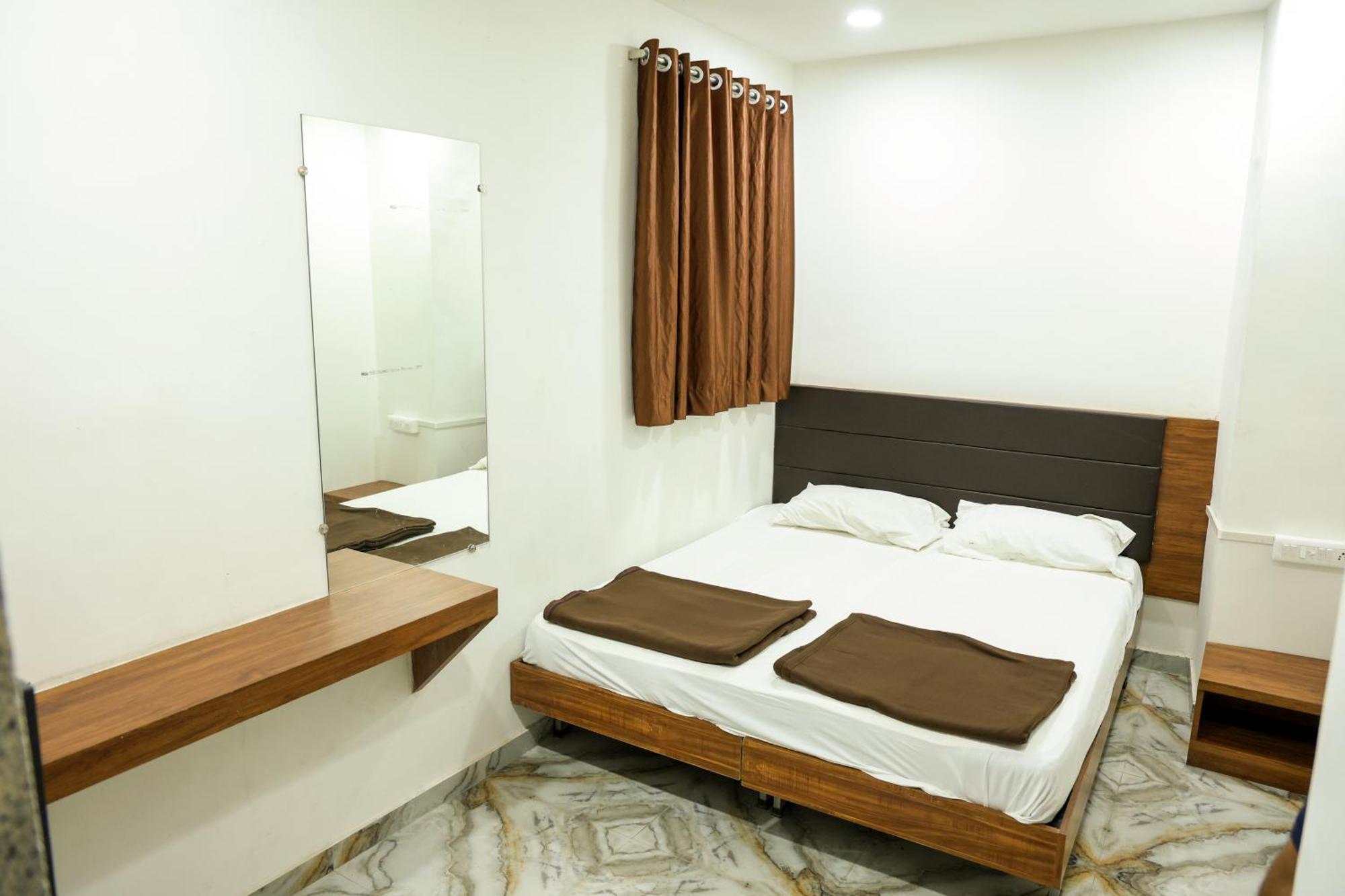 Hotel Aaram Kalupur 아흐메다바드 외부 사진