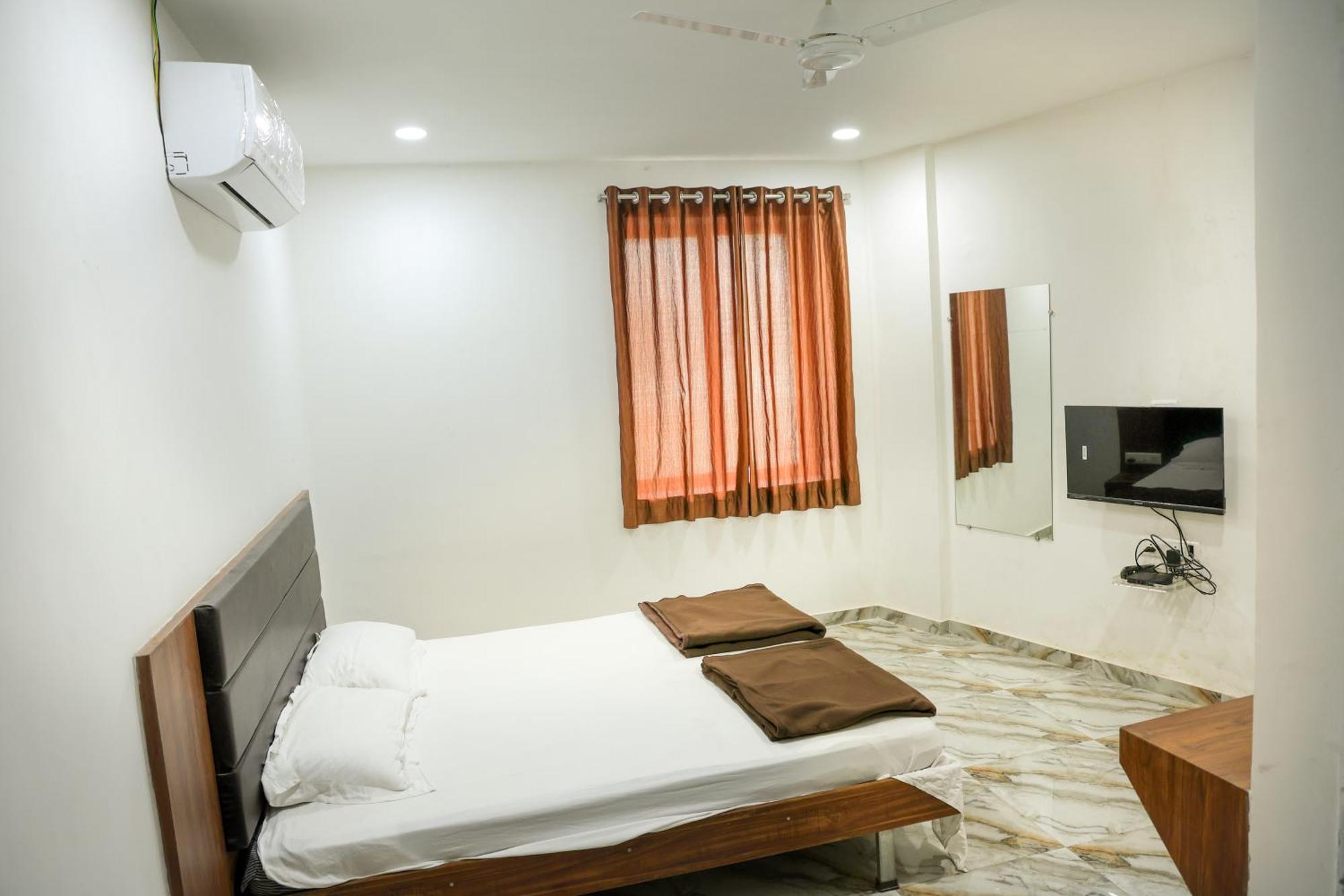 Hotel Aaram Kalupur 아흐메다바드 외부 사진