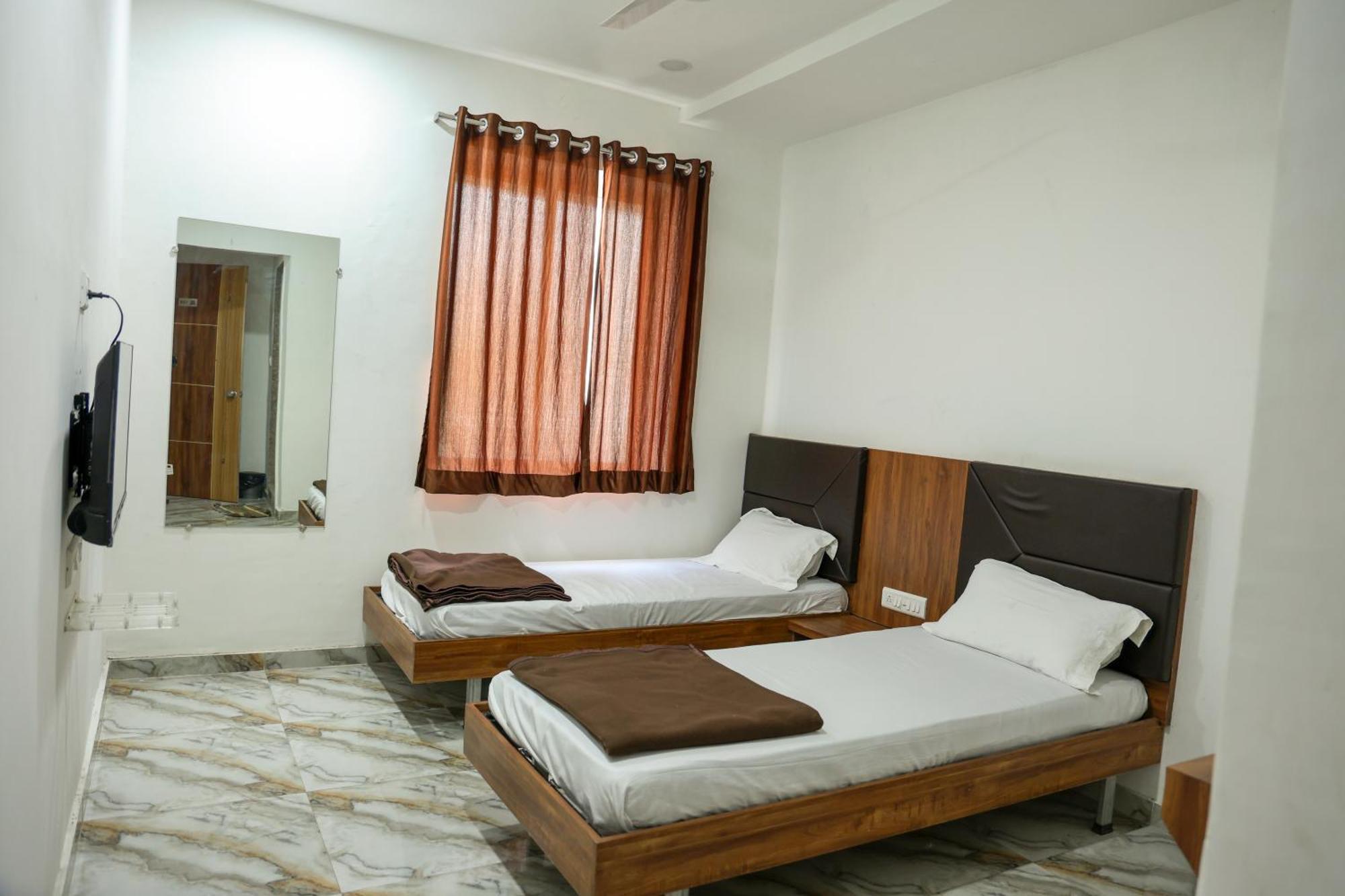 Hotel Aaram Kalupur 아흐메다바드 외부 사진