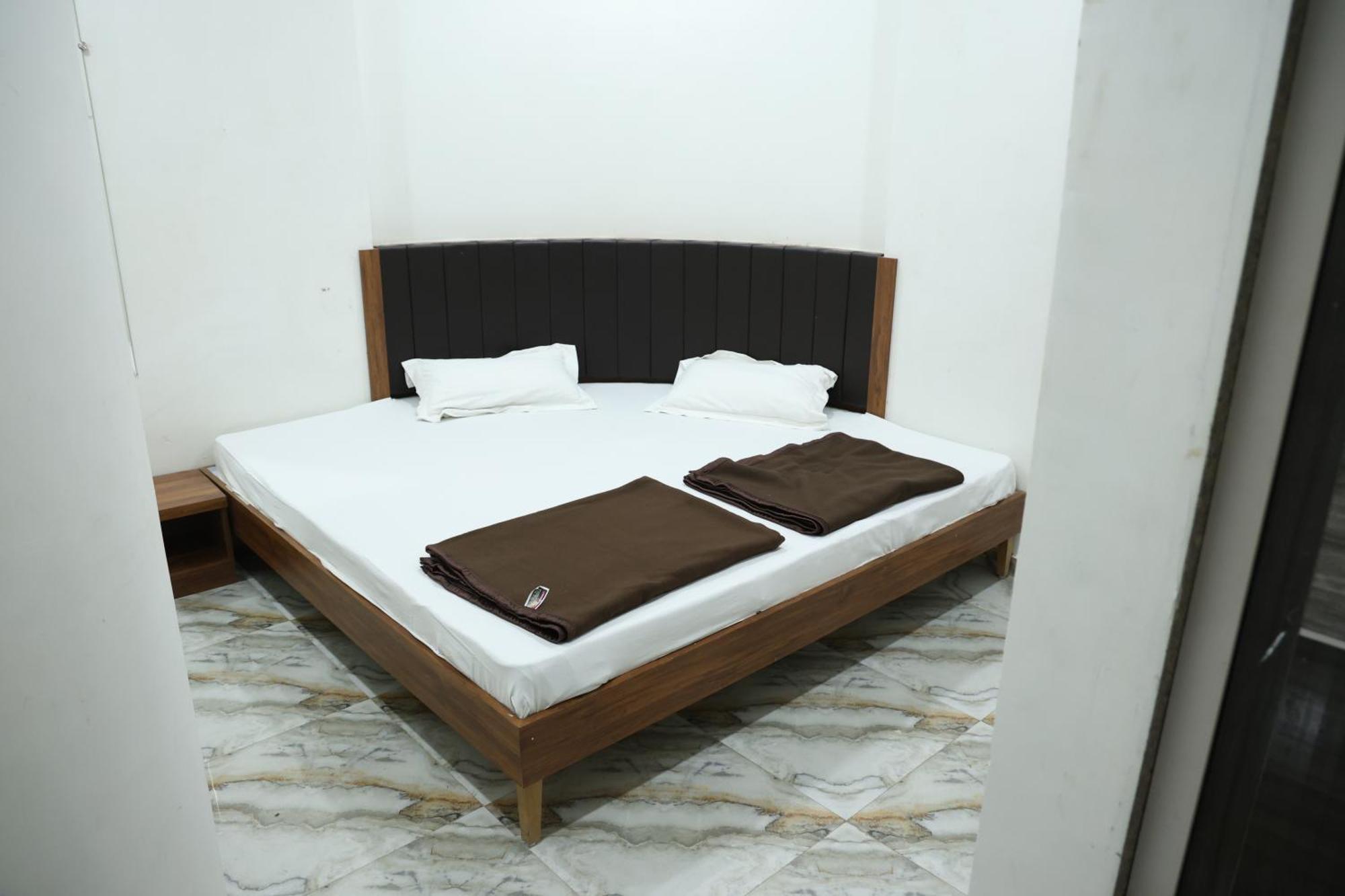 Hotel Aaram Kalupur 아흐메다바드 외부 사진
