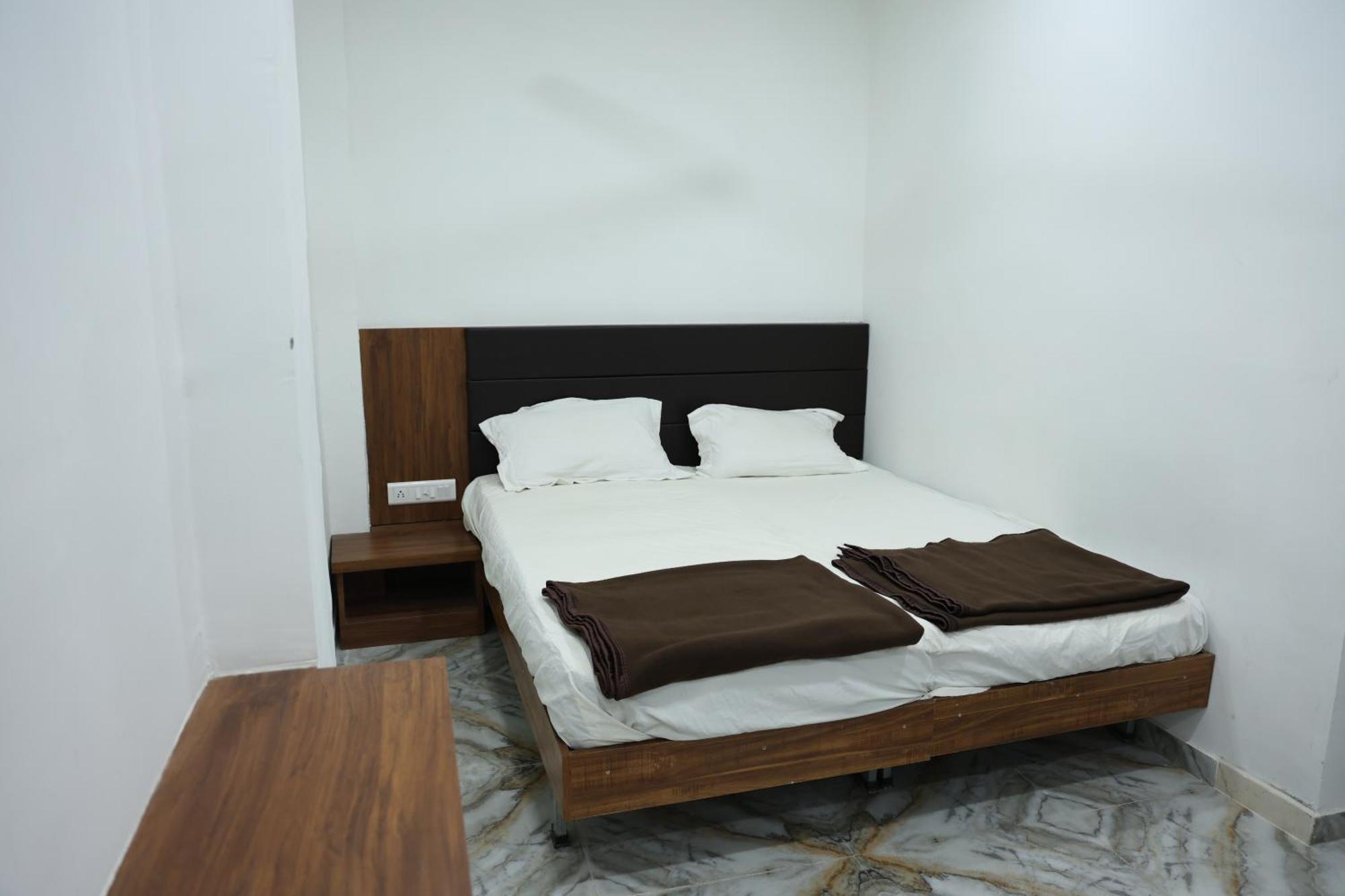 Hotel Aaram Kalupur 아흐메다바드 외부 사진