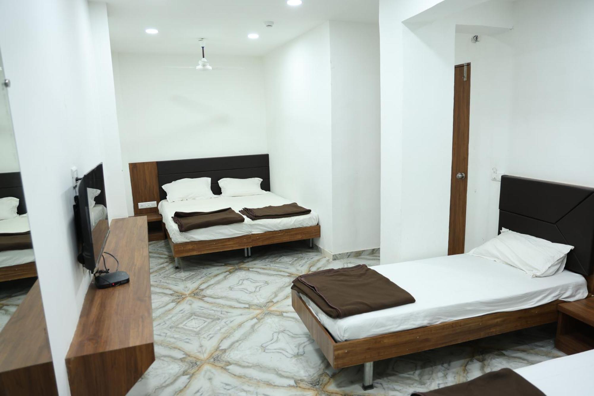Hotel Aaram Kalupur 아흐메다바드 외부 사진