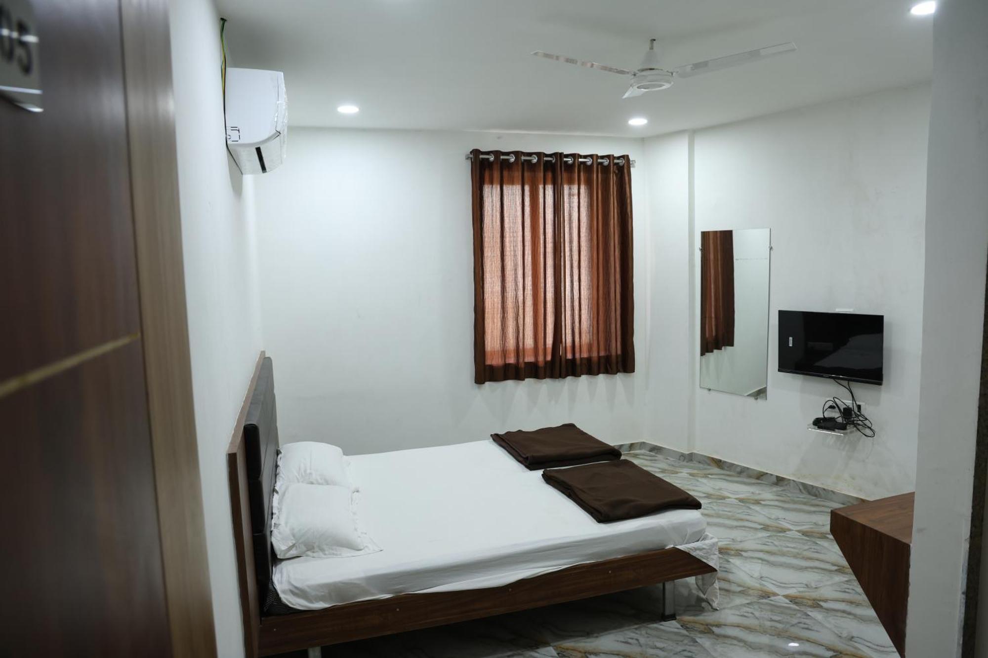 Hotel Aaram Kalupur 아흐메다바드 외부 사진