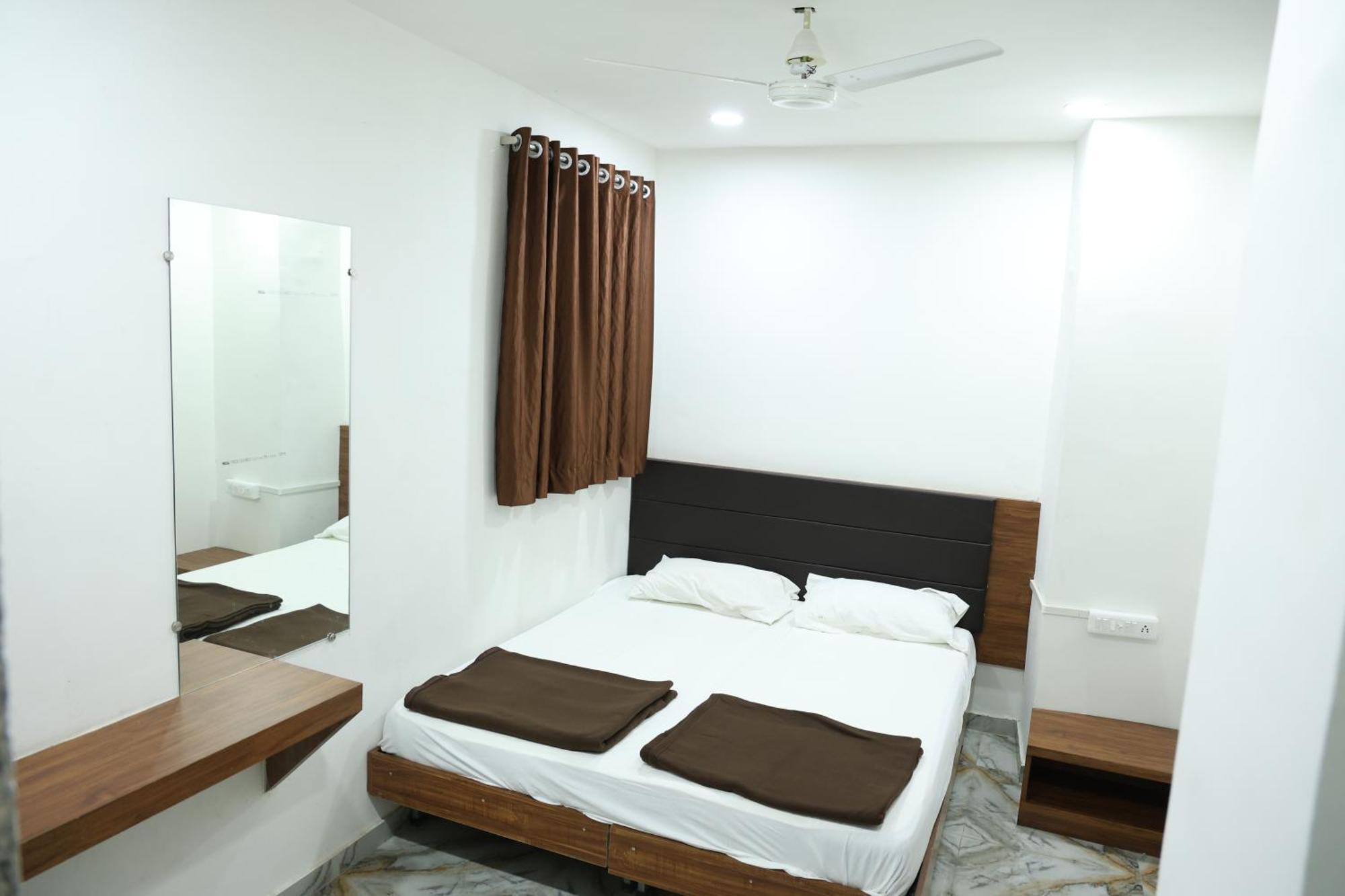 Hotel Aaram Kalupur 아흐메다바드 외부 사진